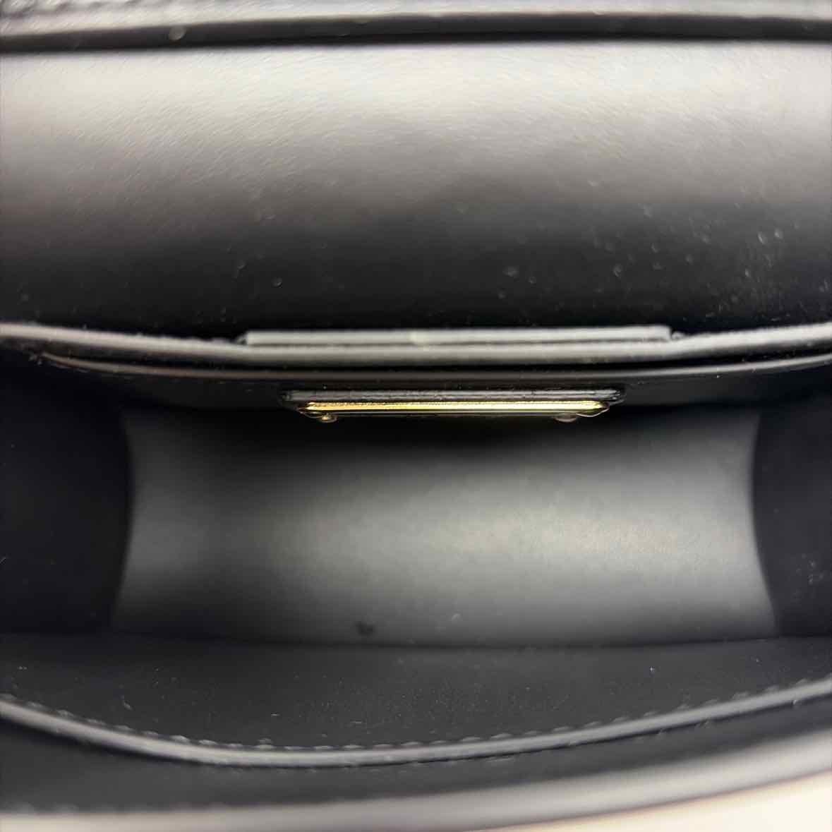 Pre-Owned Ferragamo Black Leather Designer Handbag