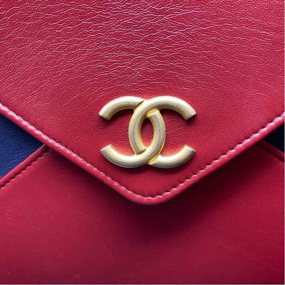 Pre-Owned Chanel Red/Navy Leather Designer Handbag