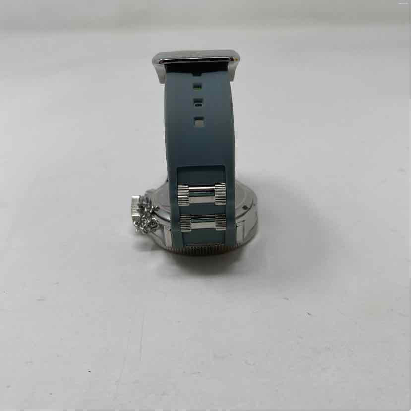 Pre-Owned Invicta Silver Multi Metal Watch