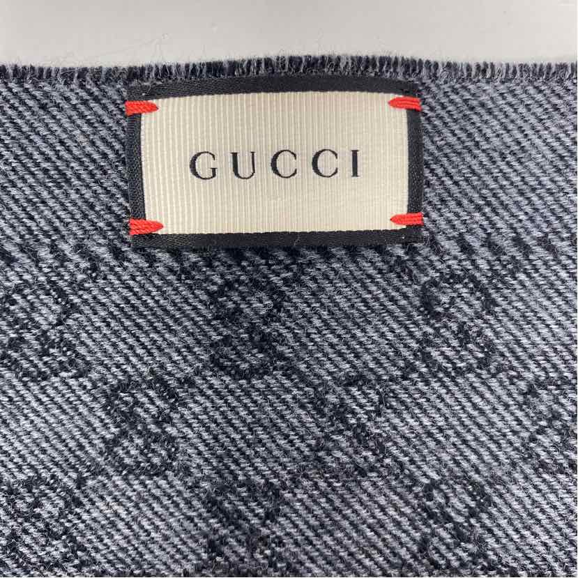 Pre-Owned Gucci Grey Knit Designer Scarf