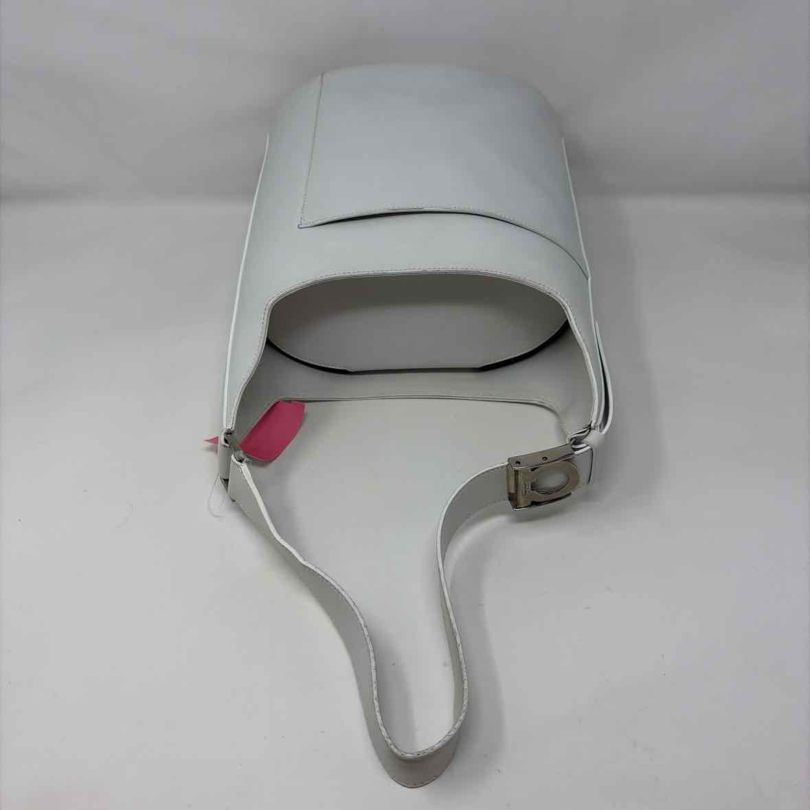 Pre-Owned Salvatore Ferragamo White Leather Designer Handbag