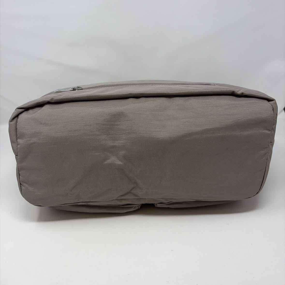 Pre-Owned Baggallini Grey Nylon Handbag