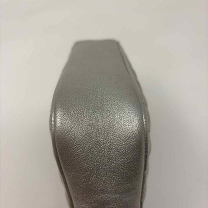 Pre-Owned Gucci Silver Leather Designer Handbag