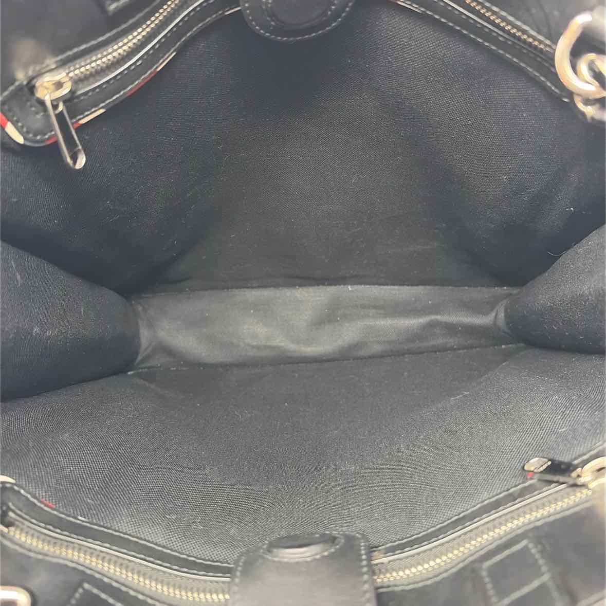 Pre-Owned Gucci Black Canvas Designer Handbag