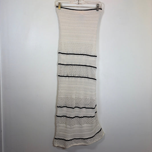 Pre-Owned Size XS DEX White/ Black Casual Dress