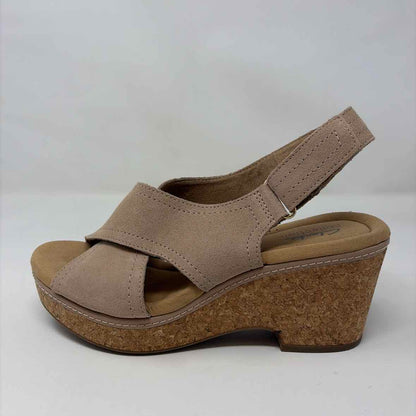 Pre-Owned Shoe Size 10 Clarks Tan Wedge