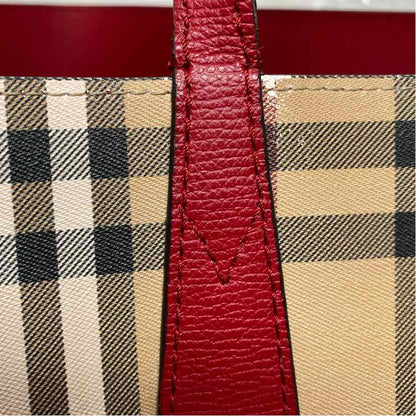 Pre-Owned Burberry Plaid Canvas Designer Handbag