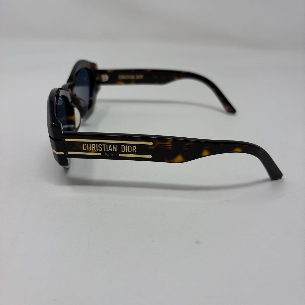 Pre-Owned Dior Tortoise Plastic Designer Sunglasses