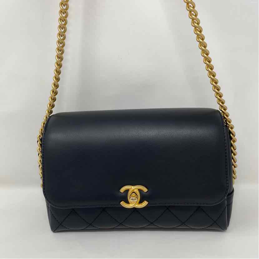 Pre-Owned Chanel Black Leather Designer Handbag