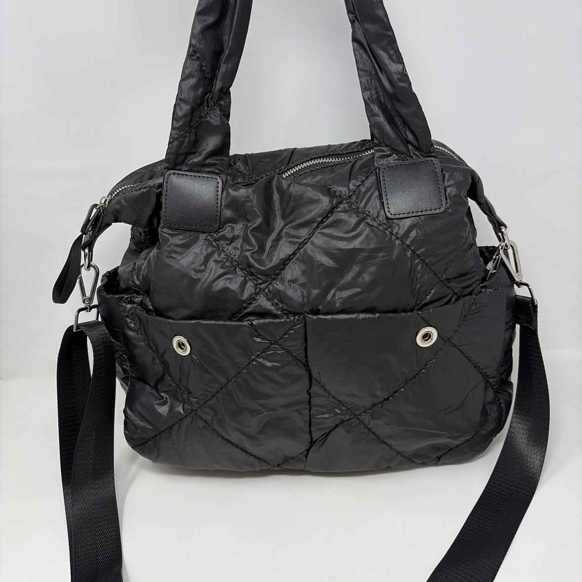 Pre-Owned Sandra Roberts Black Nylon Handbag