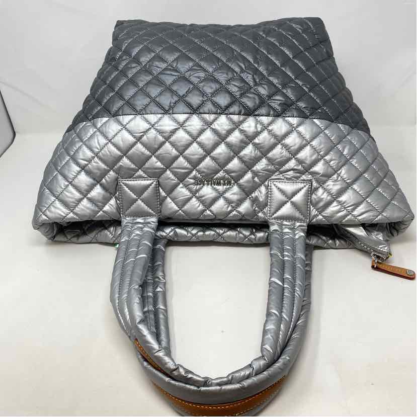 Pre-Owned MZ Wallace Silver Nylon Handbag