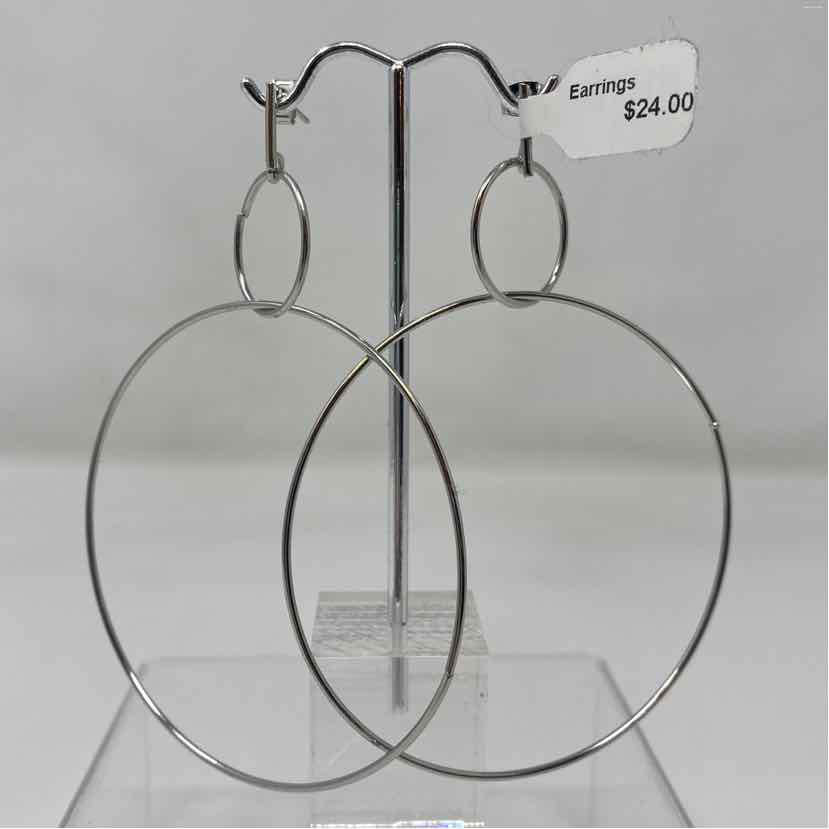 Pre-Owned Silver Earrings