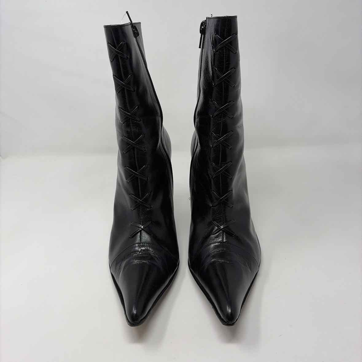 Pre-Owned Shoe Size 9.5 Charles David Black Boots