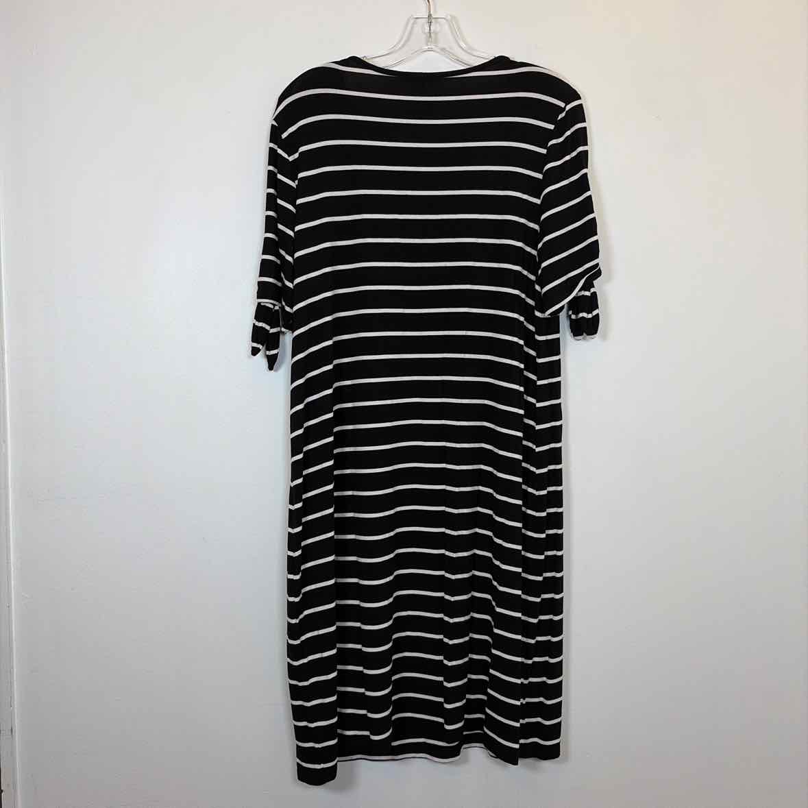 Pre-Owned Size L Westport Black/White Casual Dress