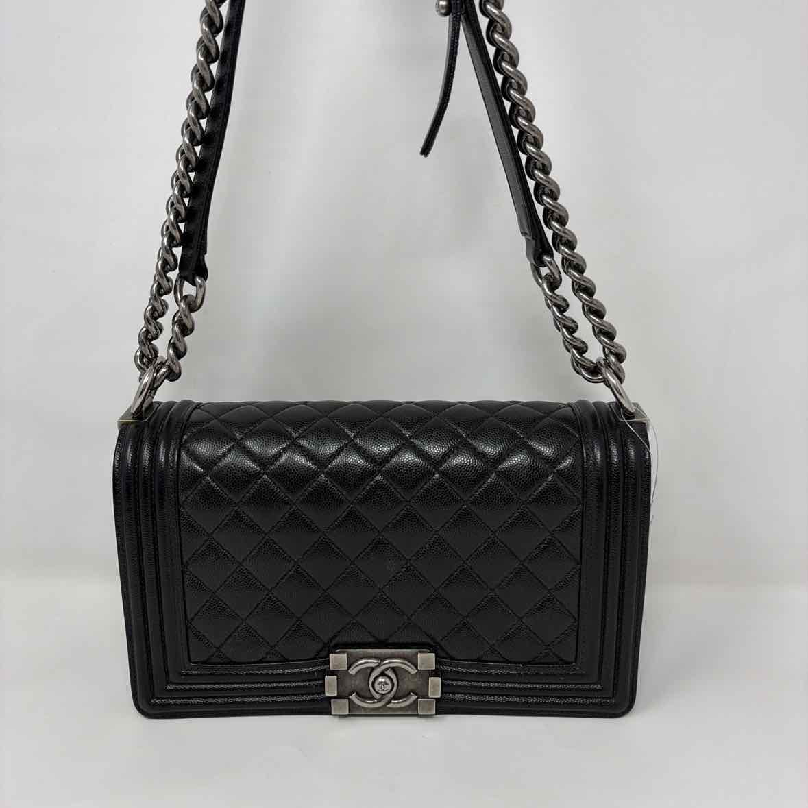 Pre-Owned Chanel Black Leather Designer Handbag