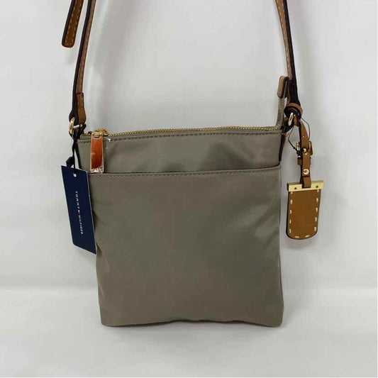 Pre-Owned Tommy Hilfiger Green Nylon Handbag