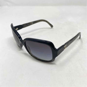 Pre-Owned Chanel Gray Plastic Designer Sunglasses