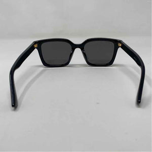Pre-Owned Gucci Black Plastic Designer Sunglasses