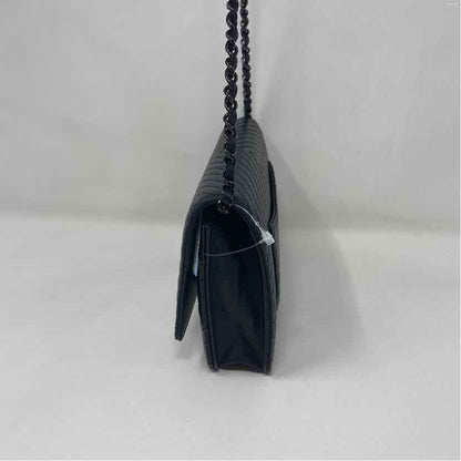 Pre-Owned Chanel Black Lambskin Designer Handbag