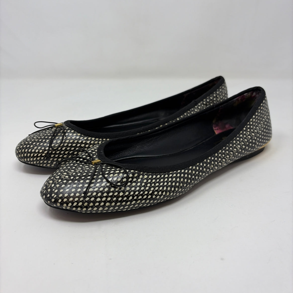 Pre-Owned Shoe Size 10 Ted Baker Black/White Flats