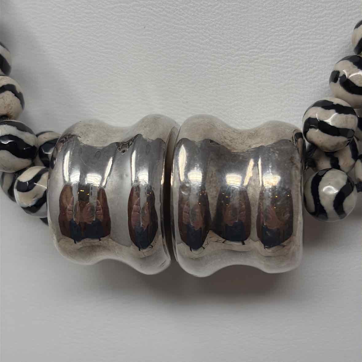 Pre-Owned Simon Sebbag Designs Black/White Ceramic Necklace