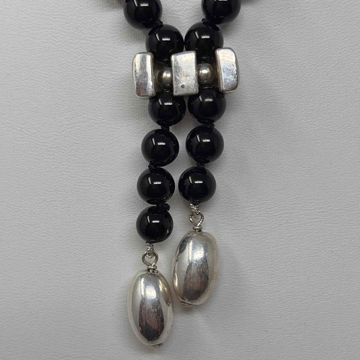 Pre-Owned Boutique Black Beaded Necklace