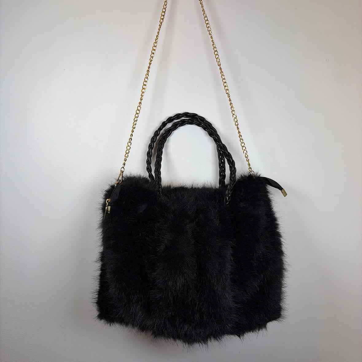 Pre-Owned Boutique Black Faux Fur Handbag