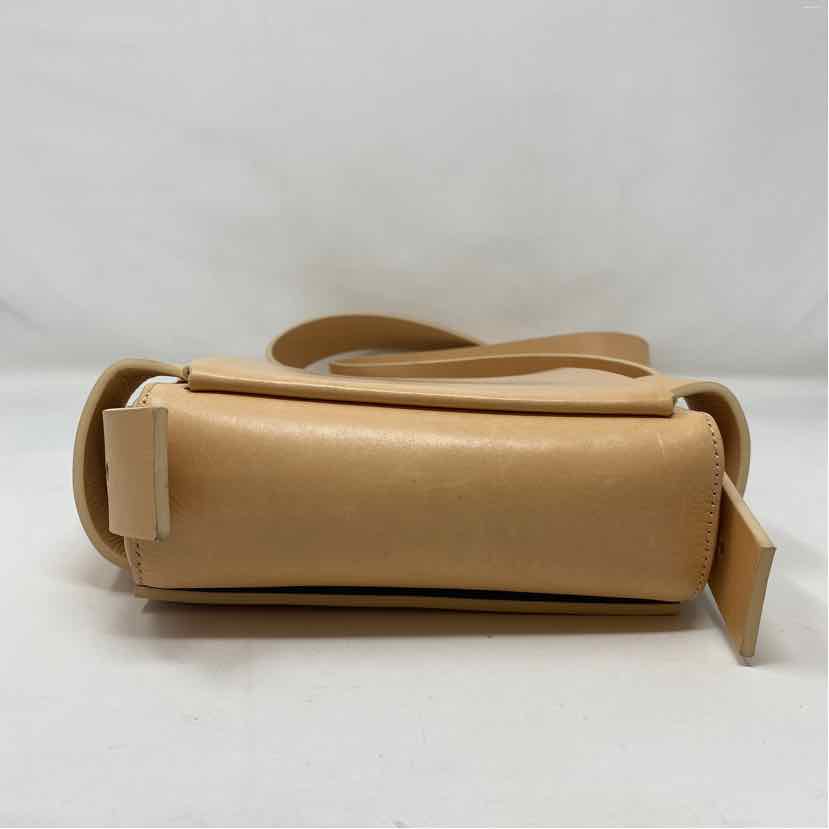 Pre-Owned Ari 500 Beige Leather Handbag