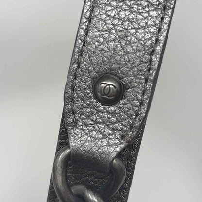Pre-Owned Chanel Silver Leather Designer Handbag
