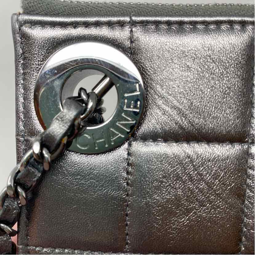 Pre-Owned Chanel Gunmetal Leather Designer Handbag