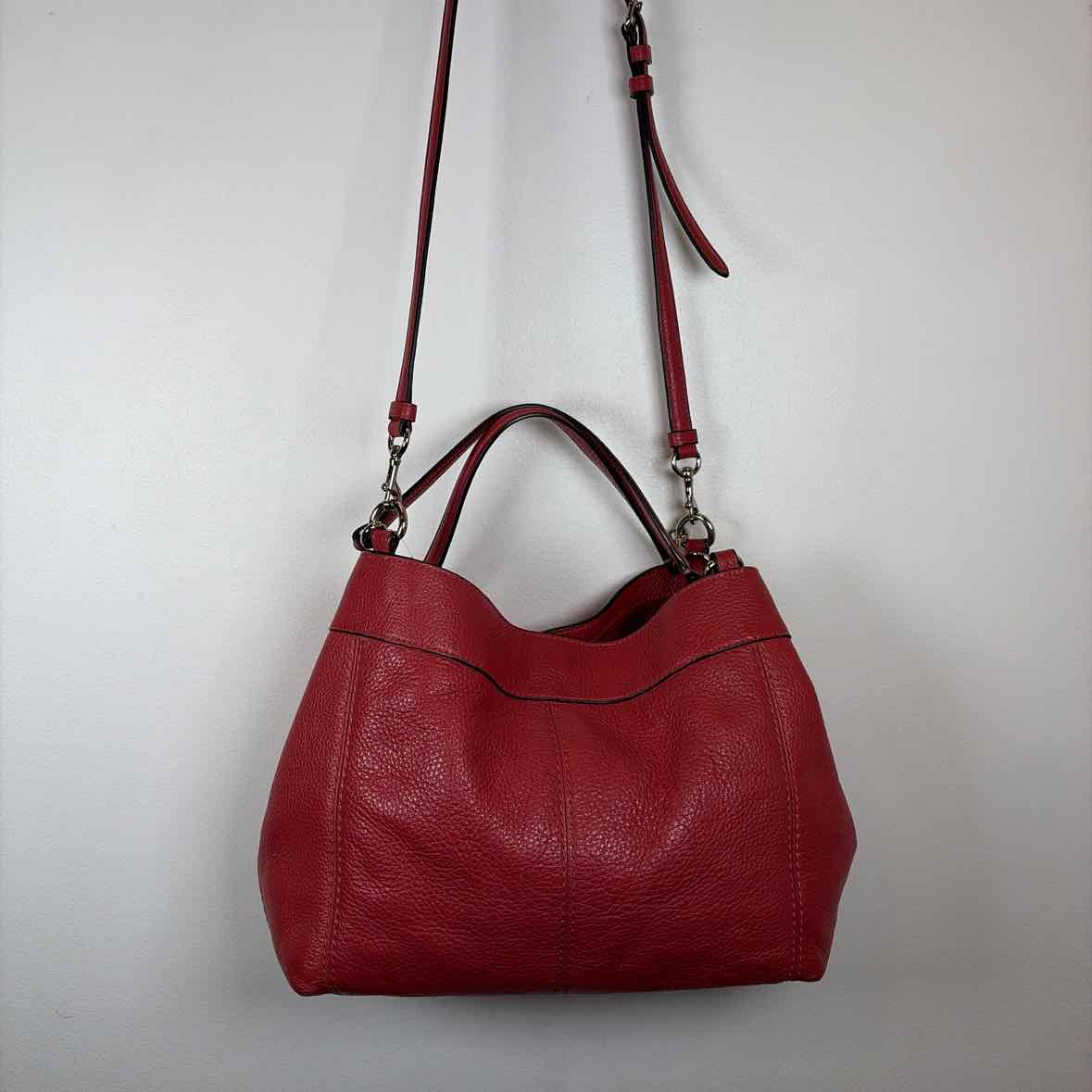 Pre-Owned Coach Hot Pink Leather Handbag