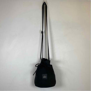 Pre-Owned Alo Yoga Black Nylon Handbag