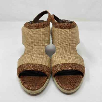 Pre-Owned Shoe Size 7.5 Joy Chen Tan Sandals
