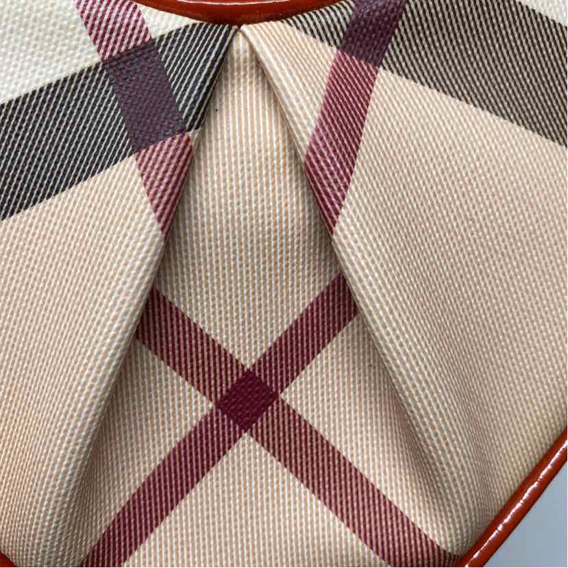 Pre-Owned Burberry Plaid Canvas Designer Handbag