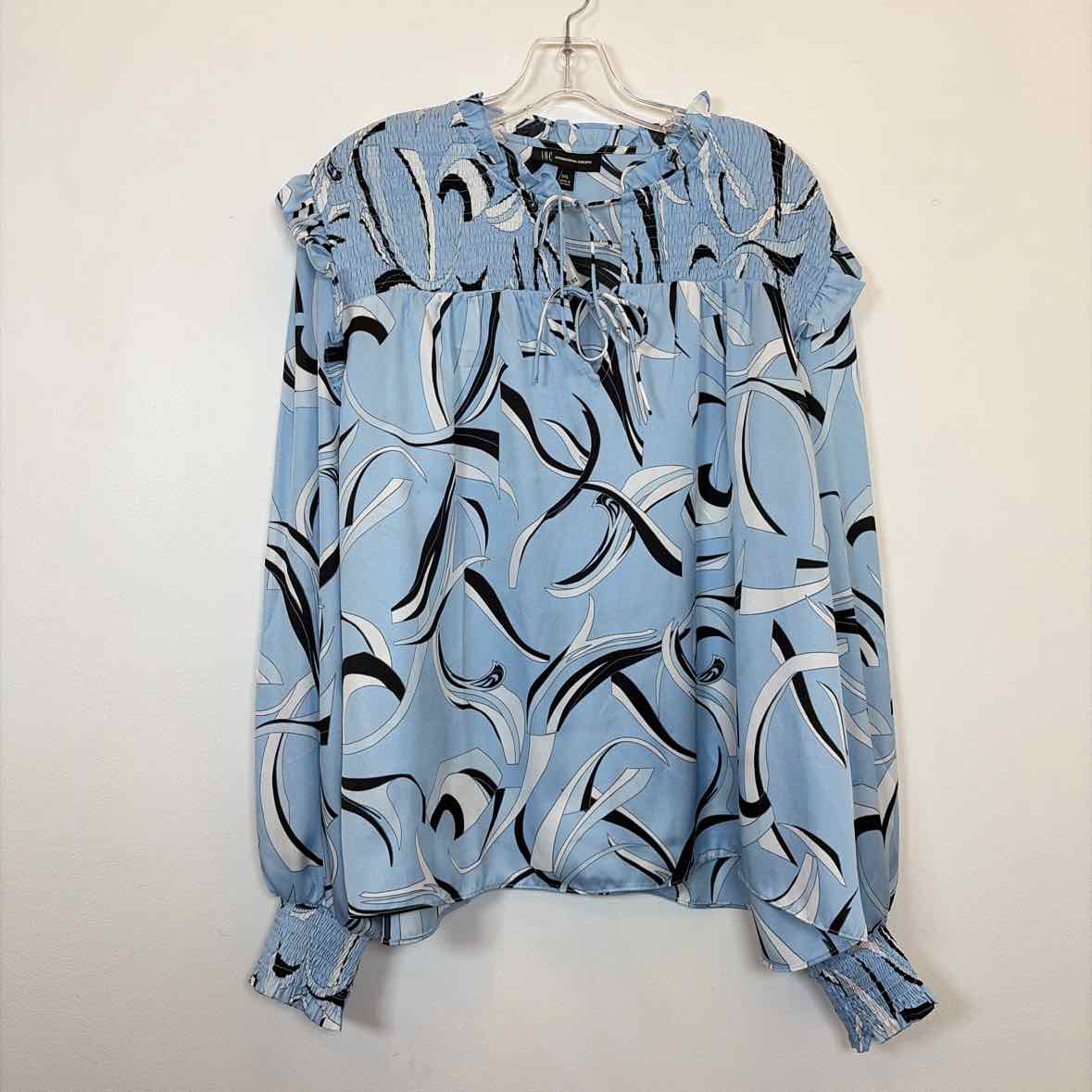 Pre-Owned Size XL INC Blue Print Top