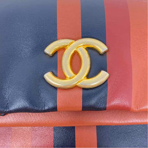 Pre-Owned Chanel Striped Leather Designer Handbag