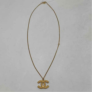 Pre-Owned Chanel Gold Gold Plated Designer Jewelry