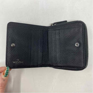 Pre-Owned Valentino Black Leather Designer Wallet