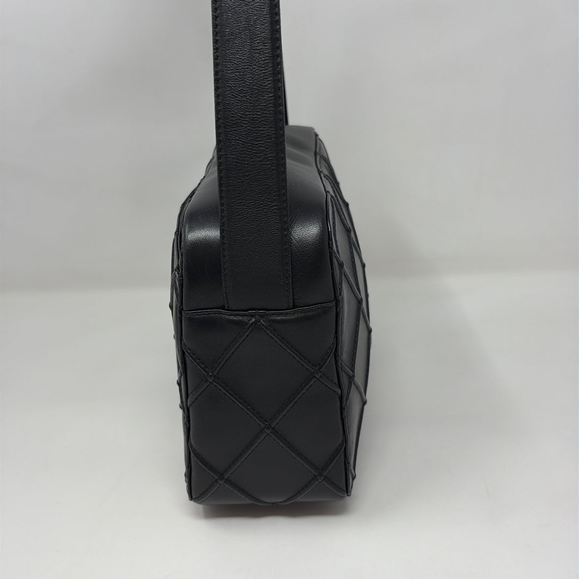 Pre-Owned Chanel Black Leather Designer Handbag
