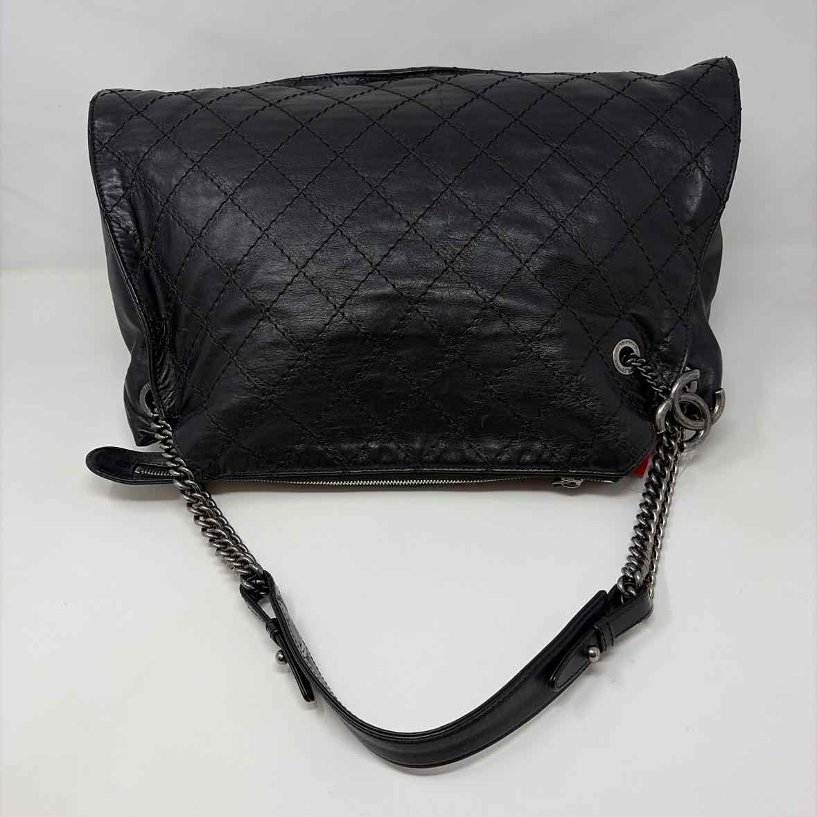 Pre-Owned Chanel Black Leather Designer Handbag