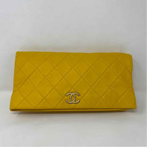 Pre-Owned Chanel Yellow Leather Designer Handbag
