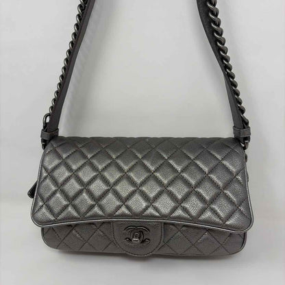 Pre-Owned Chanel Silver Leather Designer Handbag