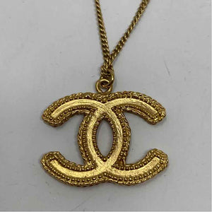 Pre-Owned Chanel Gold Gold Plated Designer Jewelry