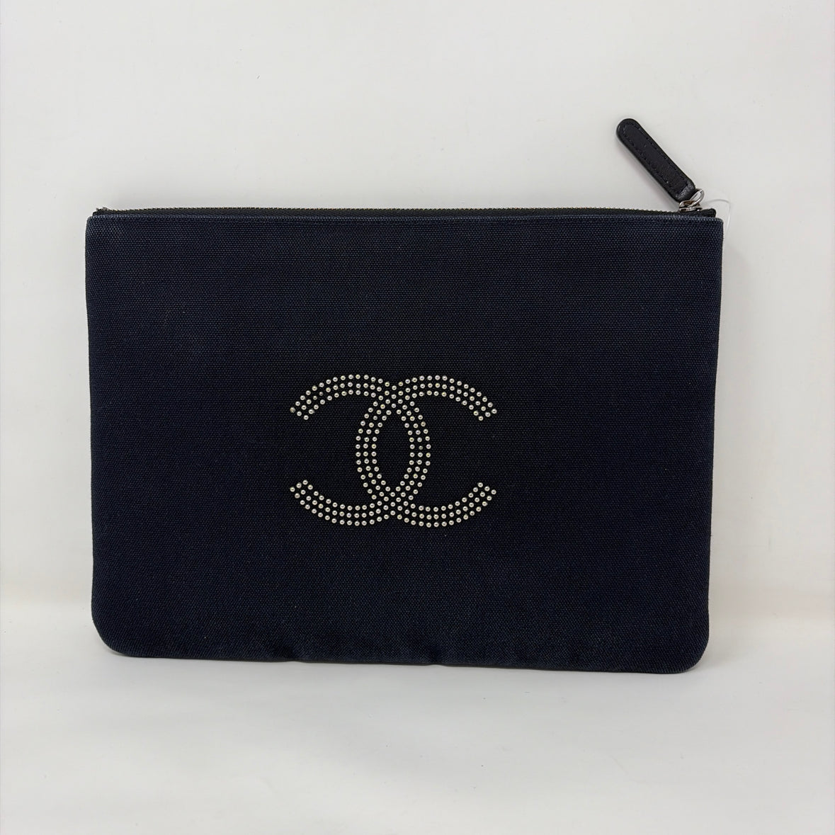 Pre-Owned Chanel Navy Canvas Designer Handbag