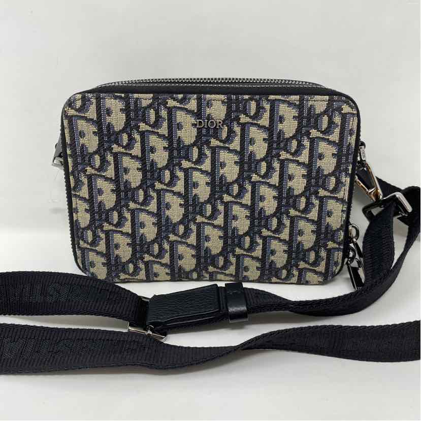 Pre-Owned Christian Dior Monogram Canvas Designer Handbag