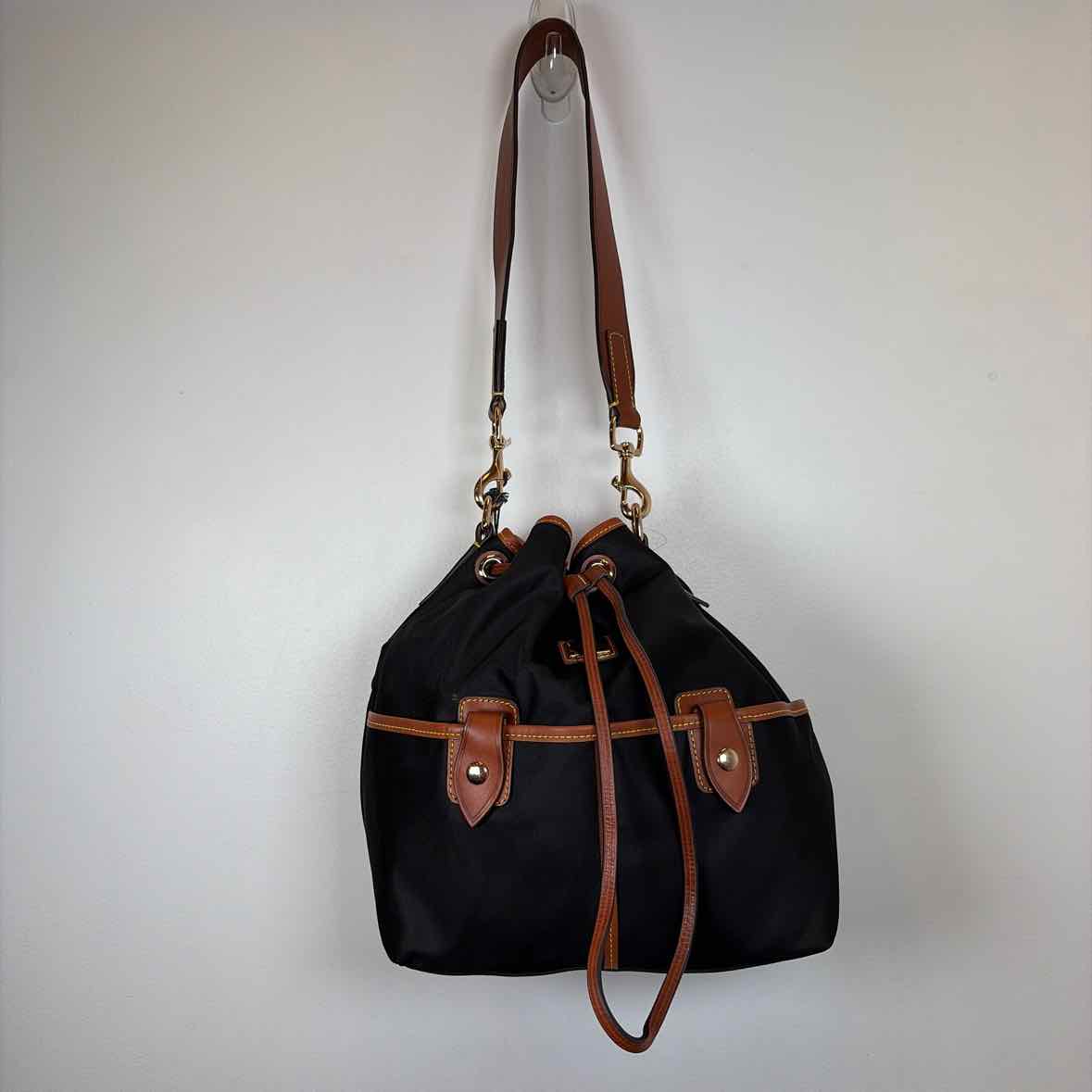 Pre-Owned Dooney & Bourke Black/Brown Nylon Handbag