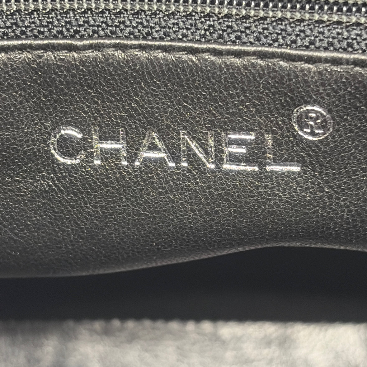 Pre-Owned Chanel Black Leather Designer Handbag