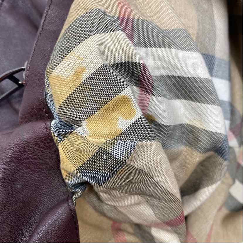 Pre-Owned Burberry Plum Leather Designer Handbag