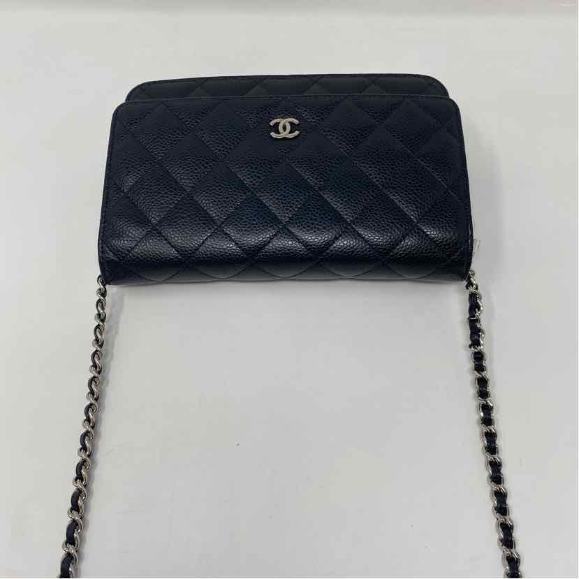 Pre-Owned Chanel Black Leather Designer Handbag