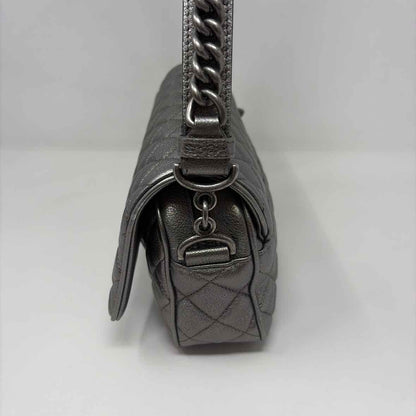 Pre-Owned Chanel Silver Leather Designer Handbag